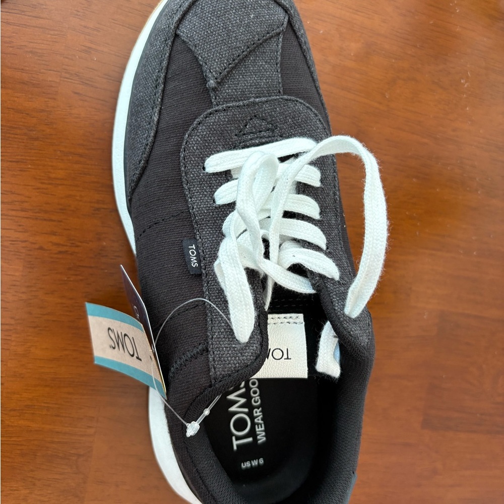TOMS Women's Black and Gray Athletic Shoes